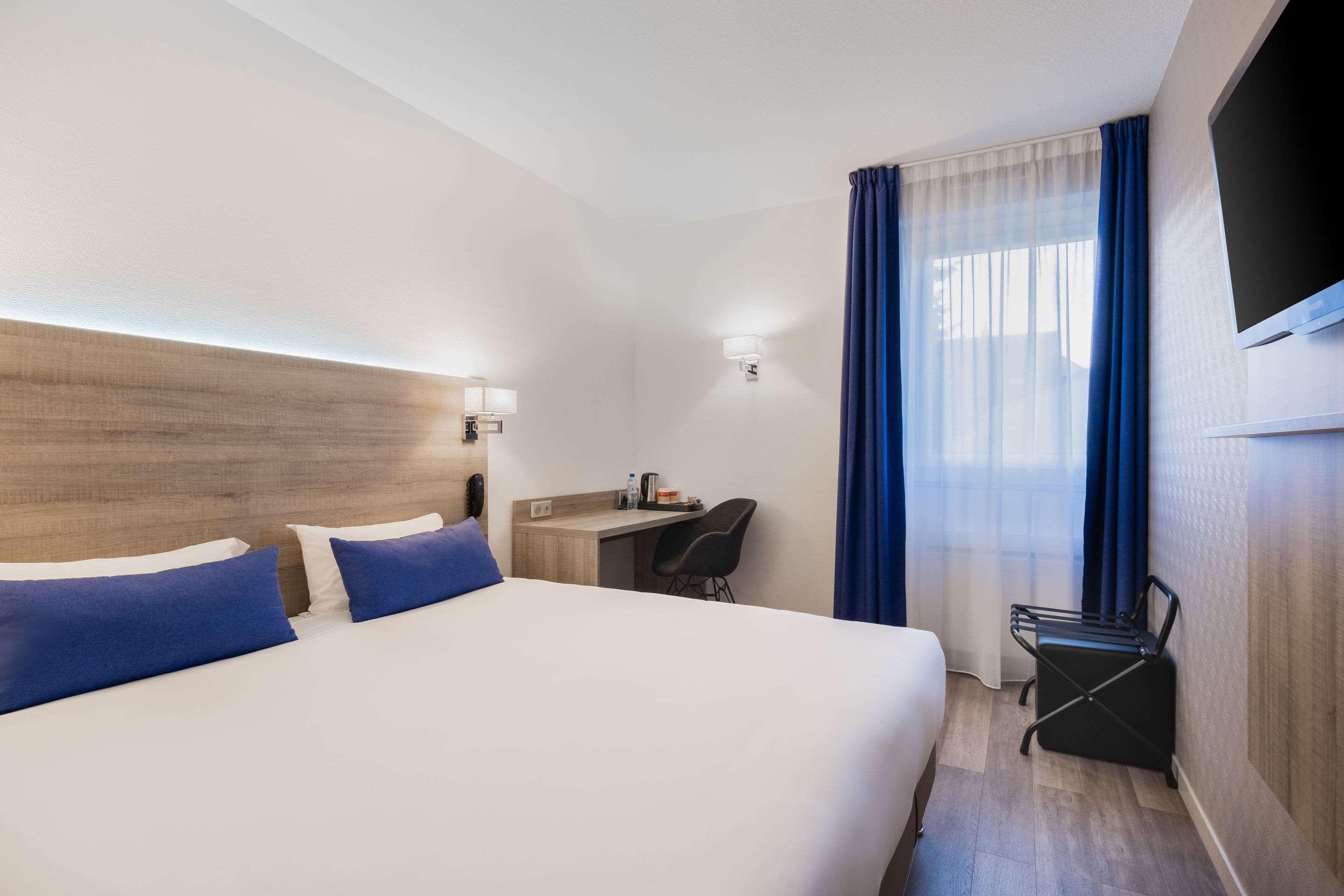 Hotel Le Circuit Le Mans Eksteriør billede