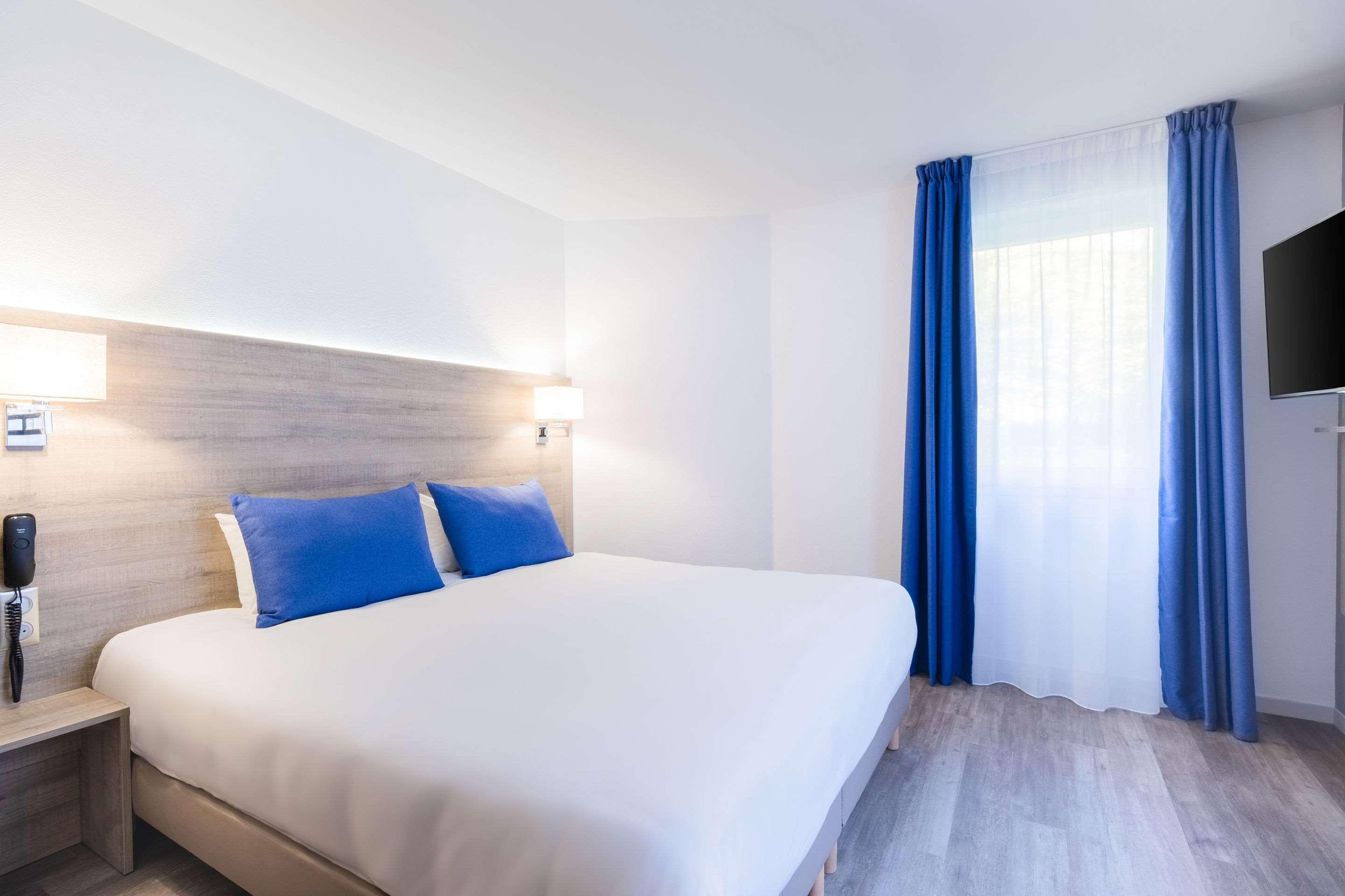 Hotel Le Circuit Le Mans Eksteriør billede