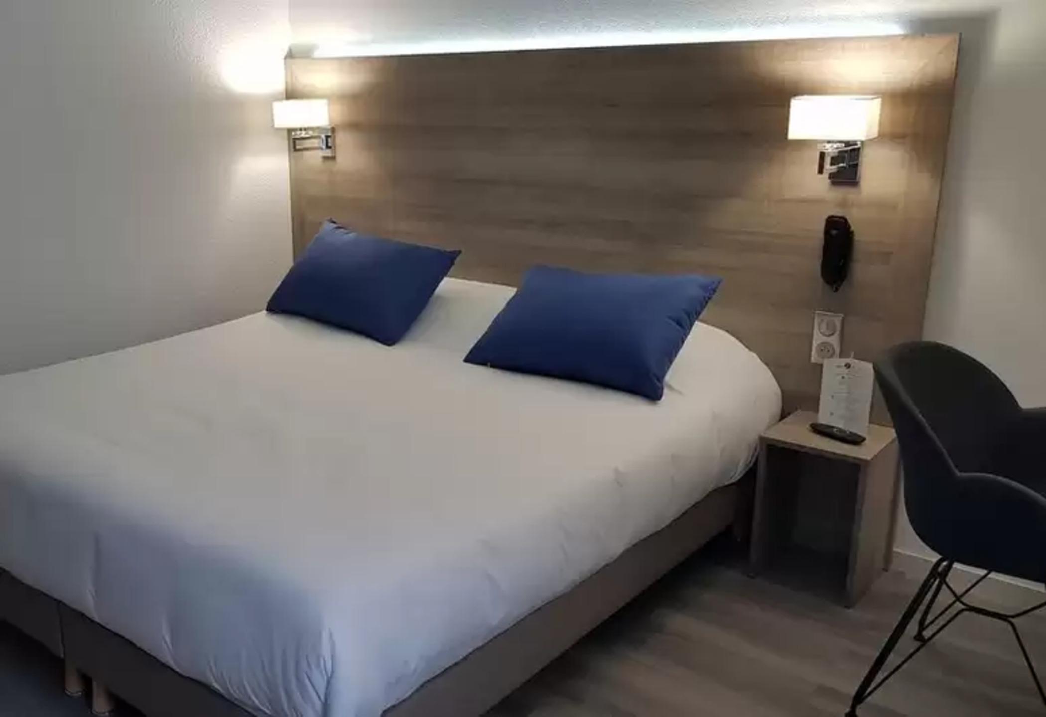 Hotel Le Circuit Le Mans Eksteriør billede