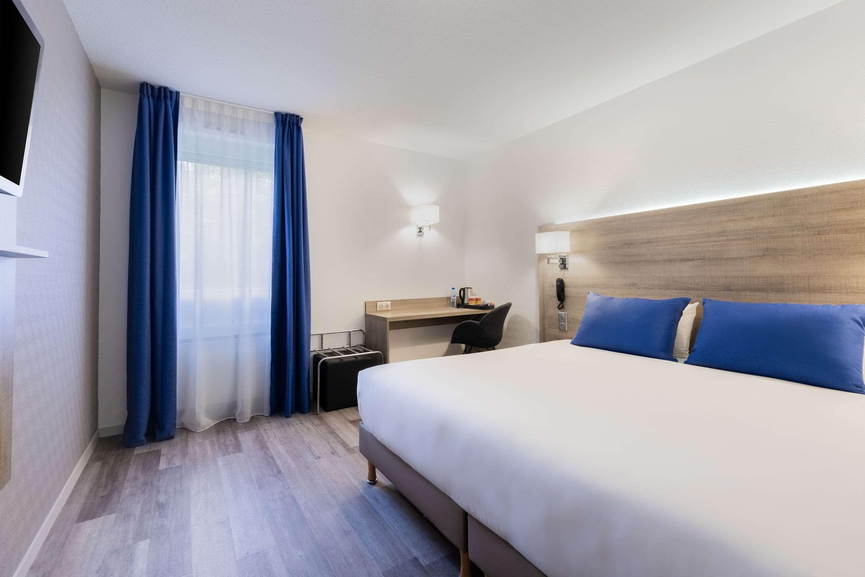 Hotel Le Circuit Le Mans Eksteriør billede
