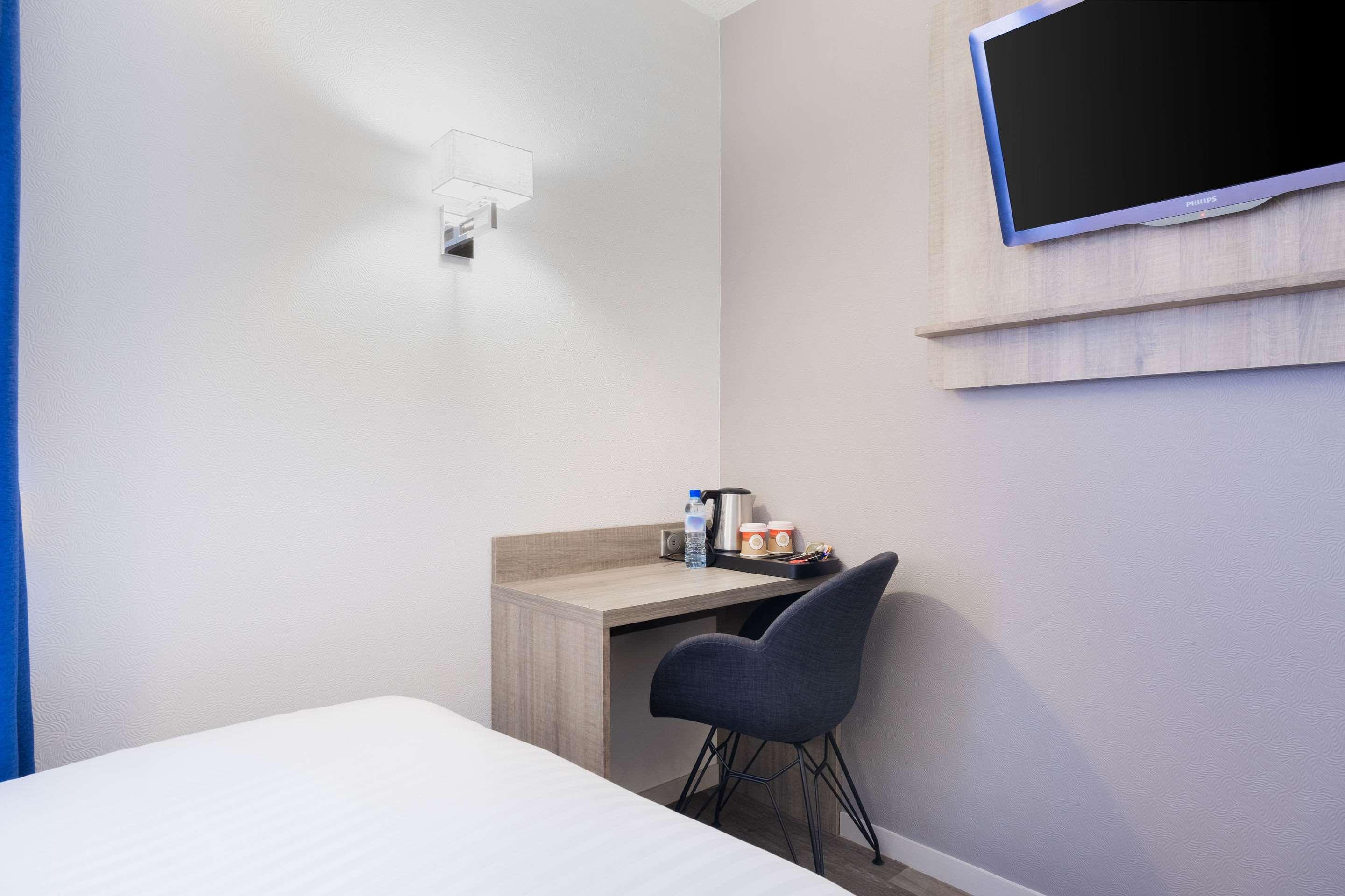 Hotel Le Circuit Le Mans Eksteriør billede