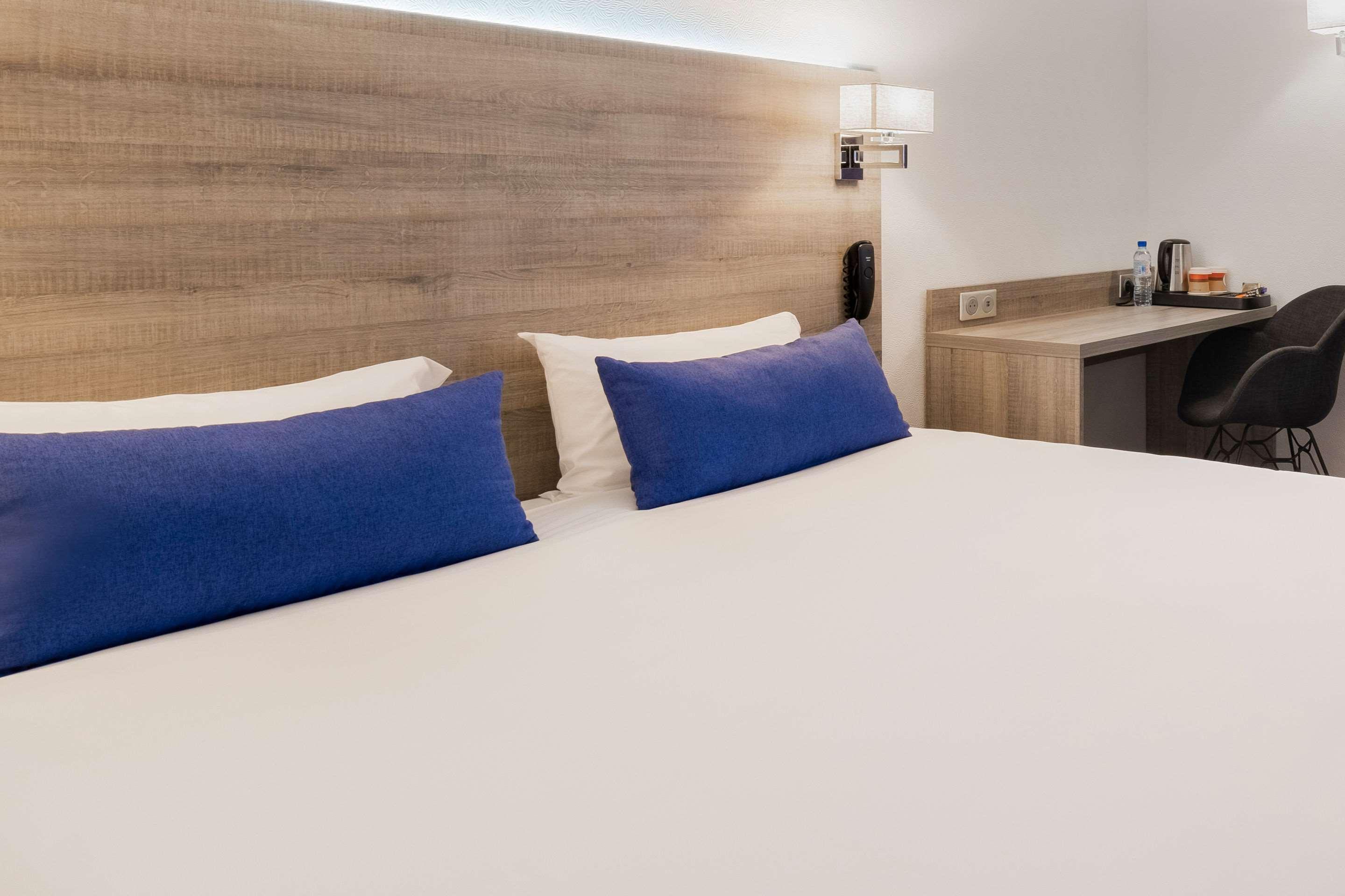 Hotel Le Circuit Le Mans Eksteriør billede