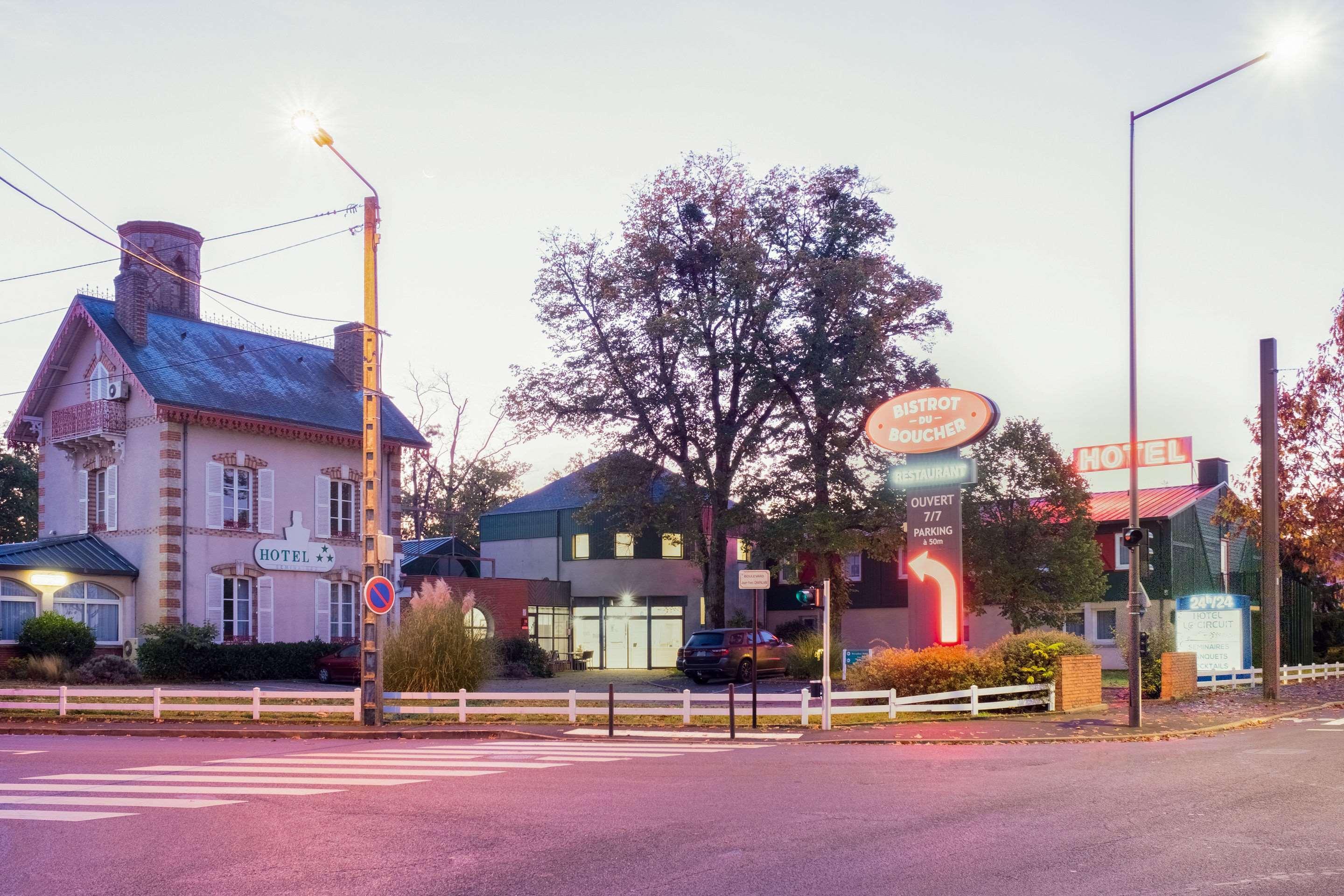 Hotel Le Circuit Le Mans Eksteriør billede